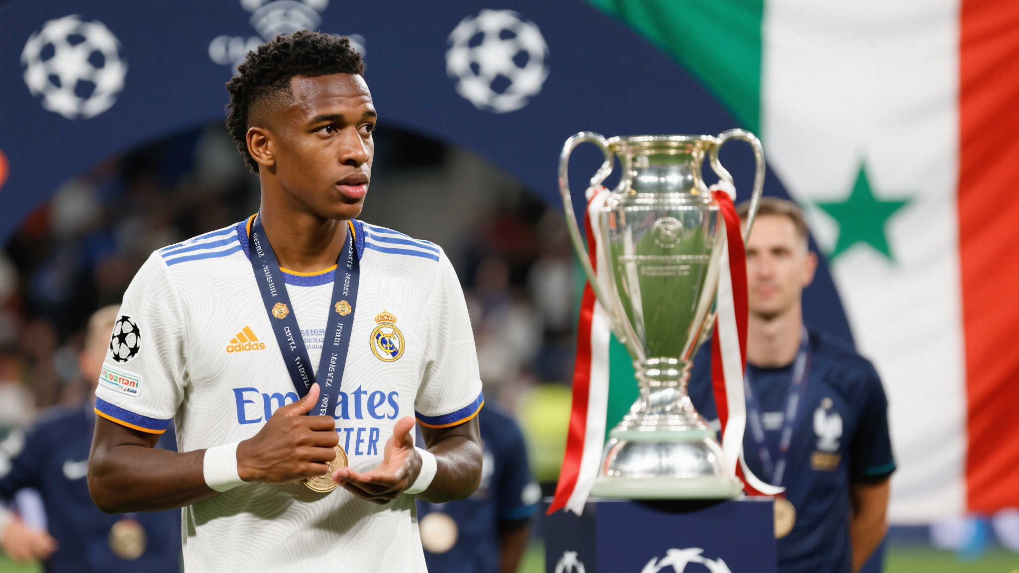 维蒂尼亚:渴望国家队荣耀,欧冠后目标再攀高峰 作为一名享有国际声誉的运动员,维蒂尼亚 在职业生涯